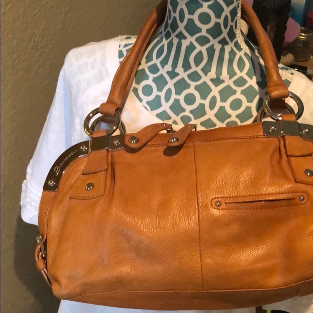 B. Makowsky light brown purse